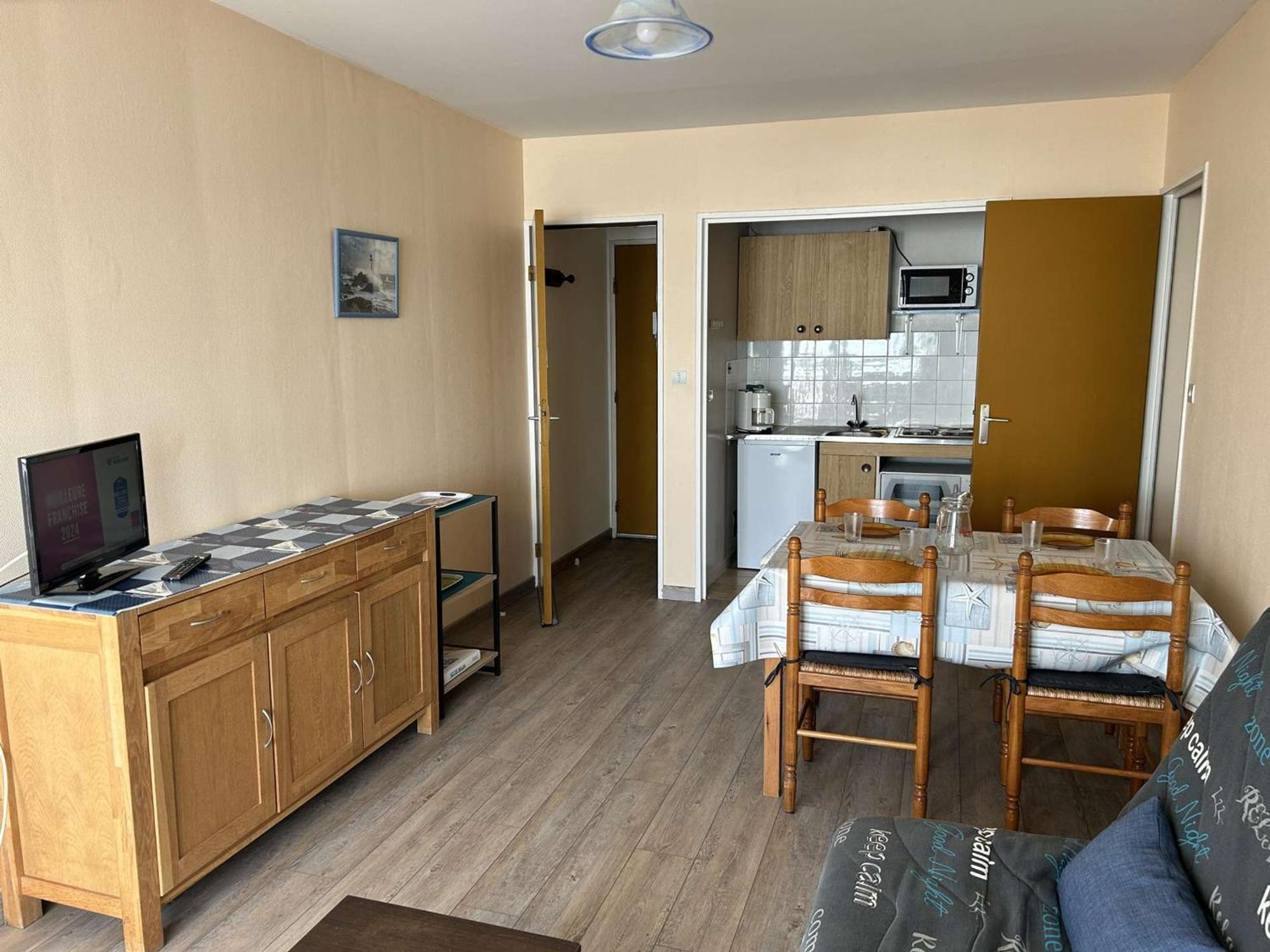 Appartement 2 Pieces Avec Balcon Et Parking A Saint-Gilles-Croix-De-Vie - Fr-1-224-39 エクステリア 写真